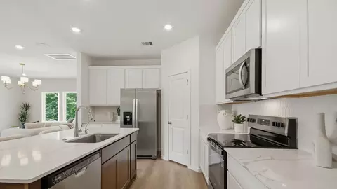 Kitchen - 11107 Williams Reserve Dr, Conroe, TX 77303 photo 3 of 3