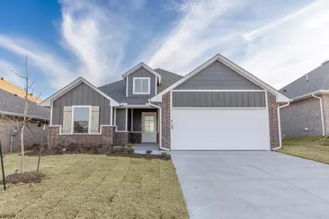 9208 NW 117th St, Yukon, OK 73099