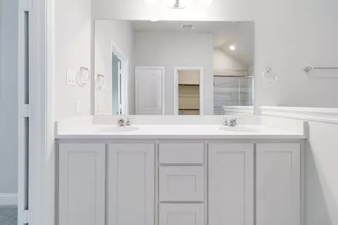Bath - 6512 Farndon Dr, Celina, TX 75009 photo 2 of 3