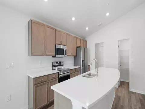 Kitchen - 5514 Amorelli Way, Auburndale, FL 33823 photo 2 of 7