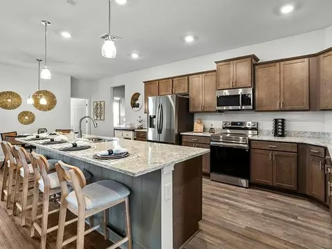 Kitchen - 5514 Amorelli Way, Auburndale, FL 33823 photo 6 of 7