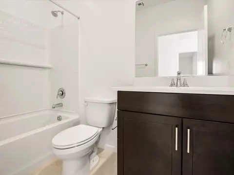 Bath - 12917 E Carter Crane Dr, Vail, AZ 85641 photo 2 of 4