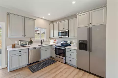 Kitchen - 175 Westwoods Rd, Wright City, MO 63390 photo 1 of 11