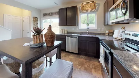 Kitchen - 175 Westwoods Rd, Wright City, MO 63390 photo 3 of 11