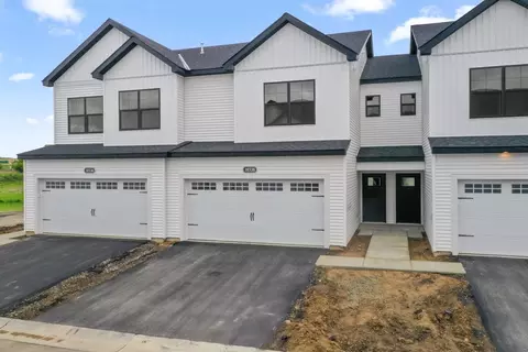 10338 Birchwood Cir, Chaska, MN 55318