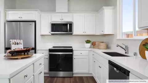 Kitchen - 4325 E Merle Ave, Modesto, CA 95355 photo 5 of 8