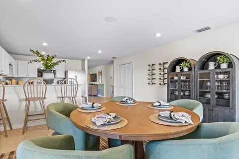 Dining - 216 Spindlewood Blvd, Dundee, FL 33838 photo 3 of 3