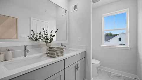Bath - 17055 Gathering St, Boyds, MD 20841 photo 2 of 6