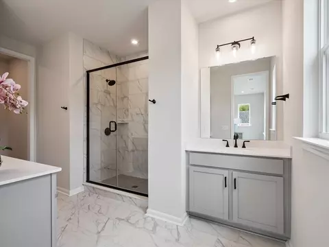Bath - 516 Webster Ln, Cramerton, NC 28032 photo 2 of 3
