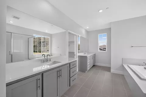 Bath - 3339 Layla Way, Tracy, CA 95377 photo 2 of 5