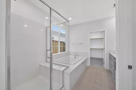 Bath - 3339 Layla Way, Tracy, CA 95377 photo 4 of 5
