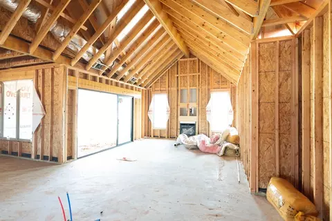 Living - 1609 E Deer Meadows Dr, Perkins, OK 74059 photo 1 of 2