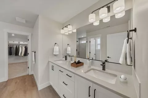 Bath - 1318 E Luna St, Newberg, OR 97132 photo 1 of 1