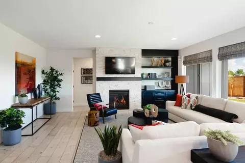 Living - 805 Halfpipe St, Belgrade, MT 59714 photo 5 of 6