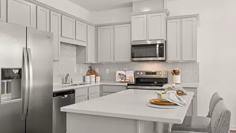 Kitchen - 109 Kenmore Cir, Perry, GA 31069 photo 6 of 8