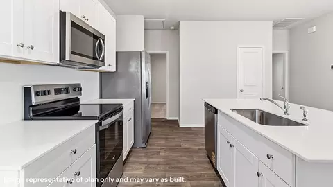 Kitchen - 14538 Open Range Rd, Lytle, TX 78052 photo 5 of 16