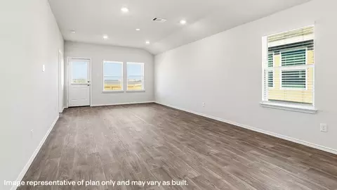 Living - 14538 Open Range Rd, Lytle, TX 78052 photo 1 of 4