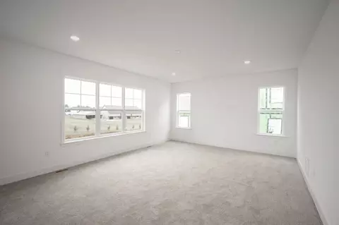Living - 333 Amber Dr, Lititz, PA 17543 photo 2 of 2