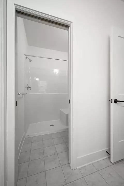 Bath - 333 Amber Dr, Lititz, PA 17543 photo 8 of 8