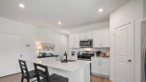Kitchen - 2140 Ghost Rider Ct, Leander, TX 78641 photo 7 of 10