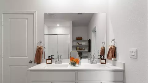Bath - 2140 Ghost Rider Ct, Leander, TX 78641 photo 7 of 11
