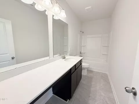 Bath - 16 Valley Forge Ln, Smithfield, NC 27577 photo 3 of 4