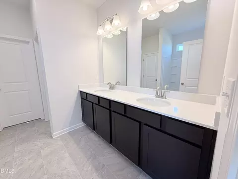 Bath - 16 Valley Forge Ln, Smithfield, NC 27577 photo 1 of 4