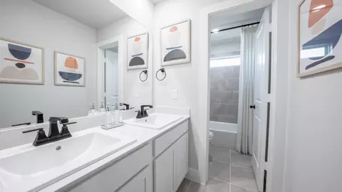Bath - 1728 Willow Patch Dr, Krum, TX 76249 photo 8 of 13