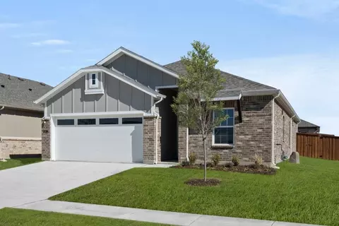 Exterior - 1728 Willow Patch Dr, Krum, TX 76249 photo 2 of 10