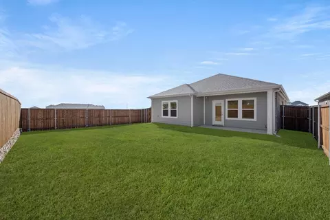 Exterior - 1728 Willow Patch Dr, Krum, TX 76249 photo 4 of 10