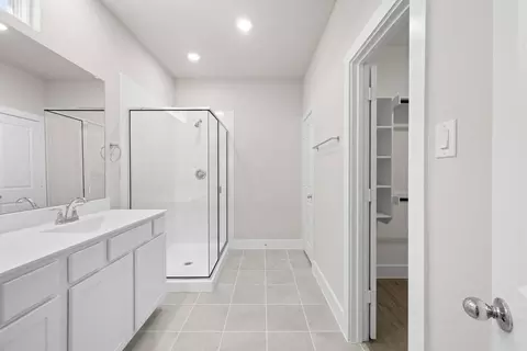 Bath - 1728 Willow Patch Dr, Krum, TX 76249 photo 2 of 13
