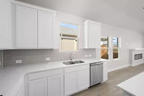 Kitchen - 1728 Willow Patch Dr, Krum, TX 76249 photo 4 of 6