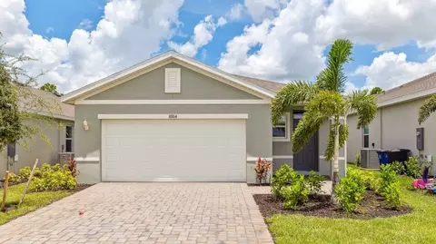 2690 Soft Coral Way, North Fort Myers, FL 33903
