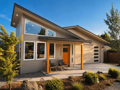 1125 Wheeldon Way, Ashland, OR 97520