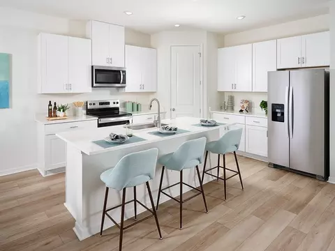 Kitchen - 13109 Shellmore Ave, Palmetto, FL 34221 photo 2 of 3