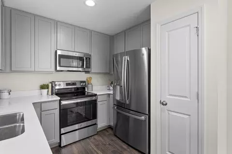 Kitchen - 1308 Hillside Ct, Rolla, MO 65401 photo 1 of 13