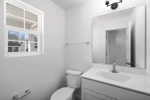 Bath - 1308 Hillside Ct, Rolla, MO 65401 photo 10 of 17
