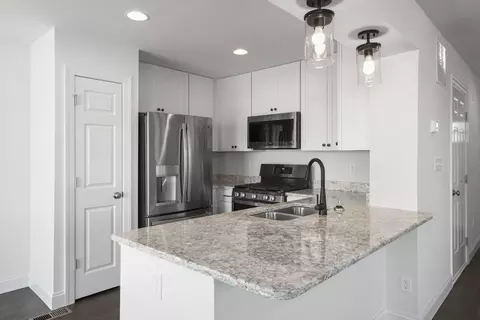Kitchen - 1308 Hillside Ct, Rolla, MO 65401 photo 6 of 13