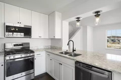 Kitchen - 1308 Hillside Ct, Rolla, MO 65401 photo 7 of 13