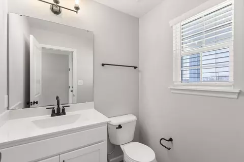 Bath - 1308 Hillside Ct, Rolla, MO 65401 photo 6 of 17