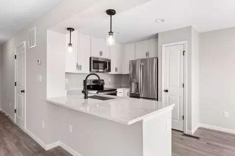 Kitchen - 1308 Hillside Ct, Rolla, MO 65401 photo 3 of 13