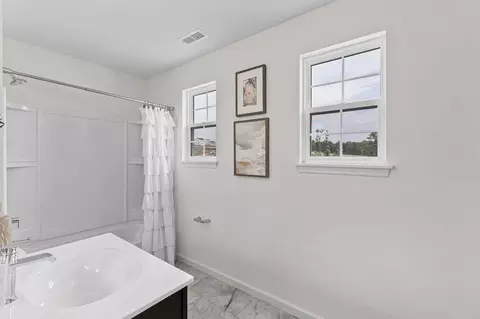 Bath - 1308 Hillside Ct, Rolla, MO 65401 photo 2 of 17