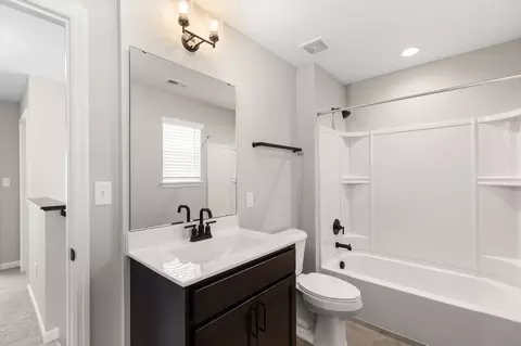 Bath - 1308 Hillside Ct, Rolla, MO 65401 photo 9 of 17