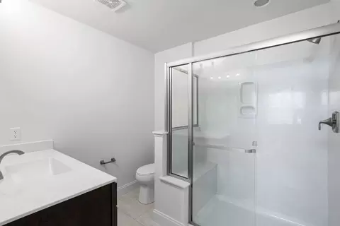 Bath - 1308 Hillside Ct, Rolla, MO 65401 photo 11 of 17