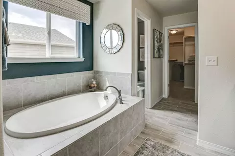 Bath - 8190 Lemon Grass Rd, Peyton, CO 80831 photo 3 of 8