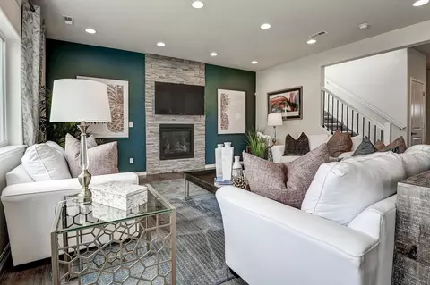 Living - 8190 Lemon Grass Rd, Peyton, CO 80831 photo 2 of 3