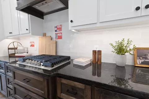 Kitchen - 8261 Switchgrass Dr, Cashion, OK 73044 photo 17 of 20