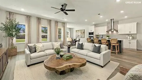 Living - 9500 Mossy Rd, Biloxi, MS 39532 photo 1 of 3