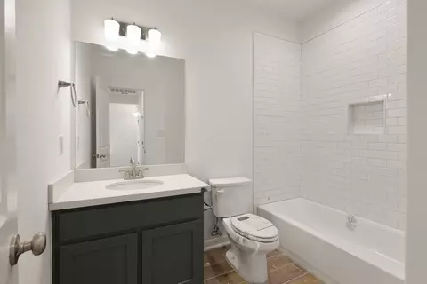 Bath - 5419 St Leo Dr, Laredo, TX 78046 photo 2 of 4