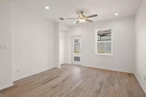 Living - 5419 St Leo Dr, Laredo, TX 78046 photo 3 of 5
